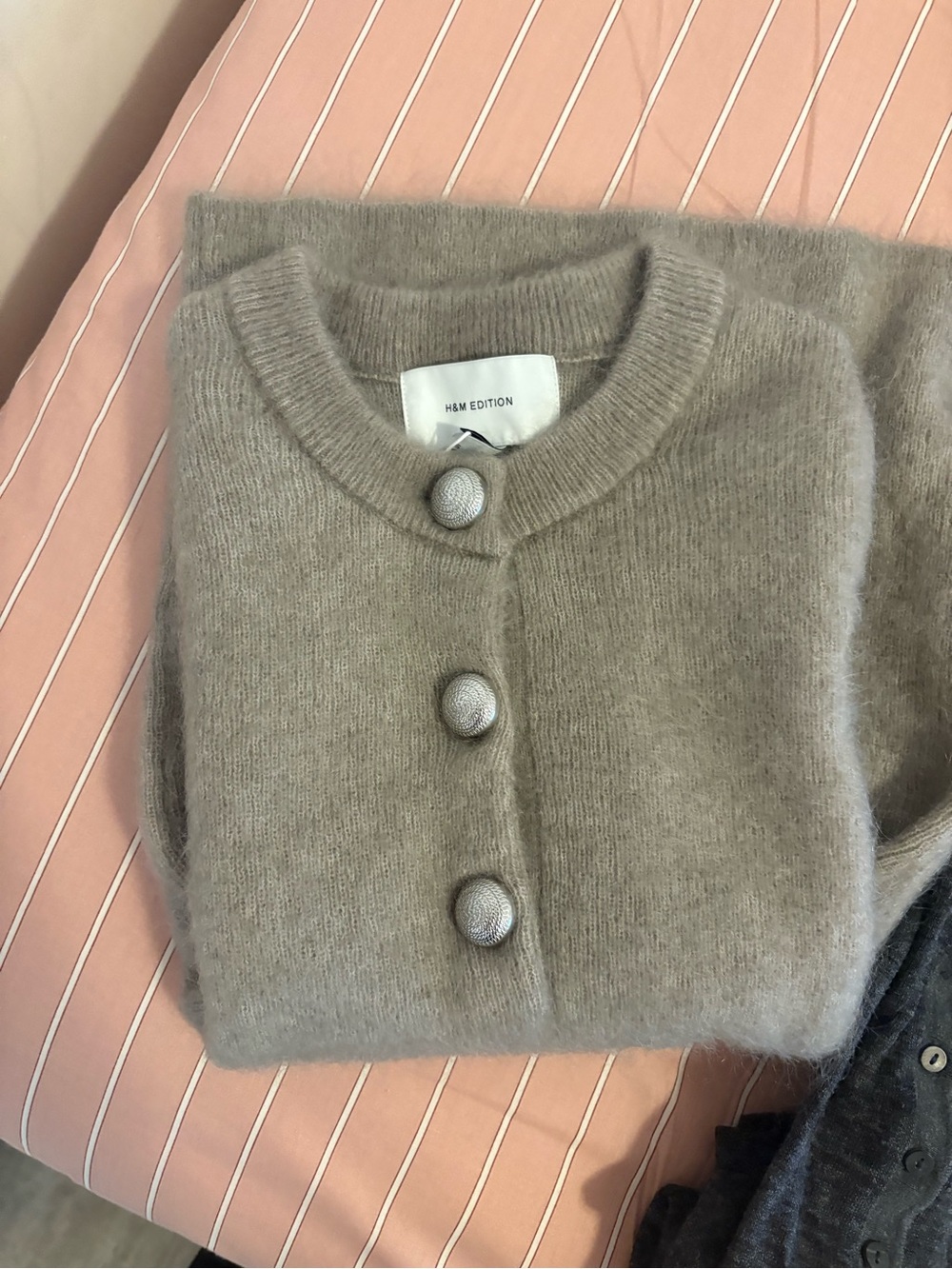 H&m edition lot Women’s mohair Button-Front Cardigan Sweater - Gray & Charcoal - Picture 3 of 9